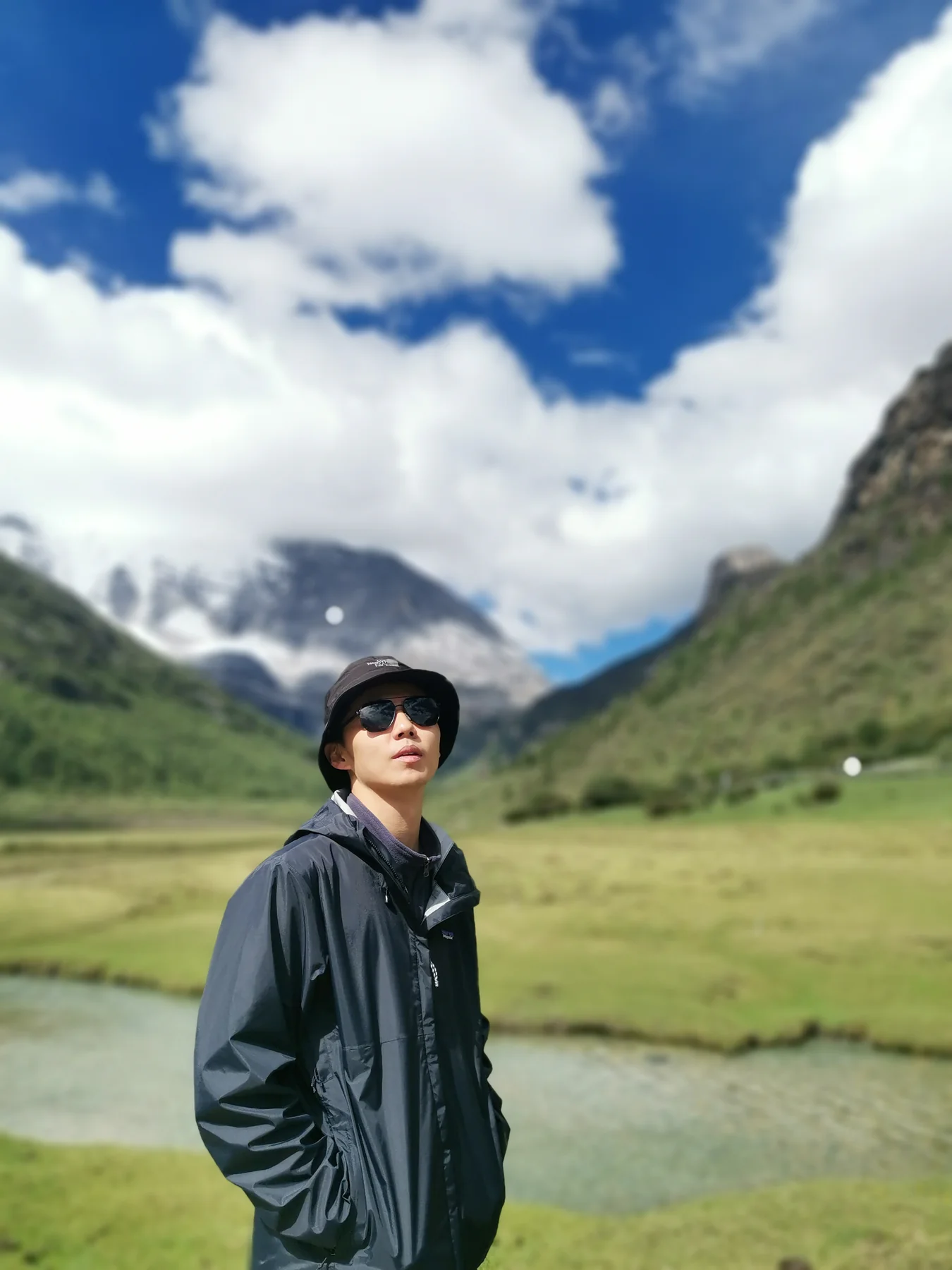 韩涛在雪山与草地间
